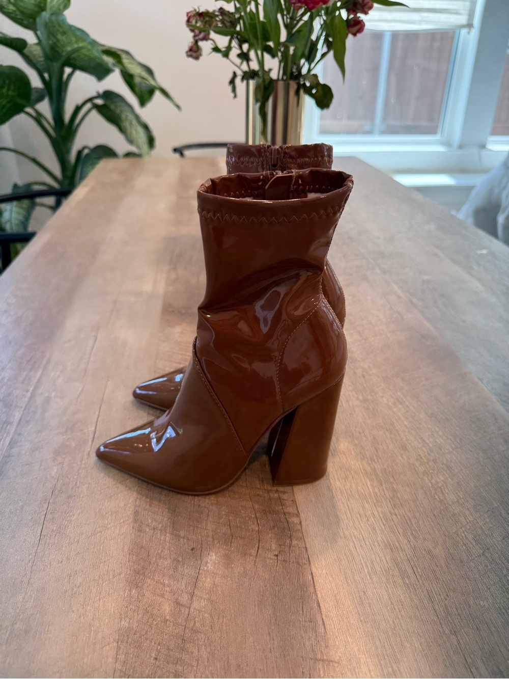 Never worn SLADE Steve Madden Brown Patent Pointed-Toe Block Heel Booties